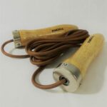 CORDA DA SALTO IN PELLE CON MANOPOLE IN LEGNO TOORX